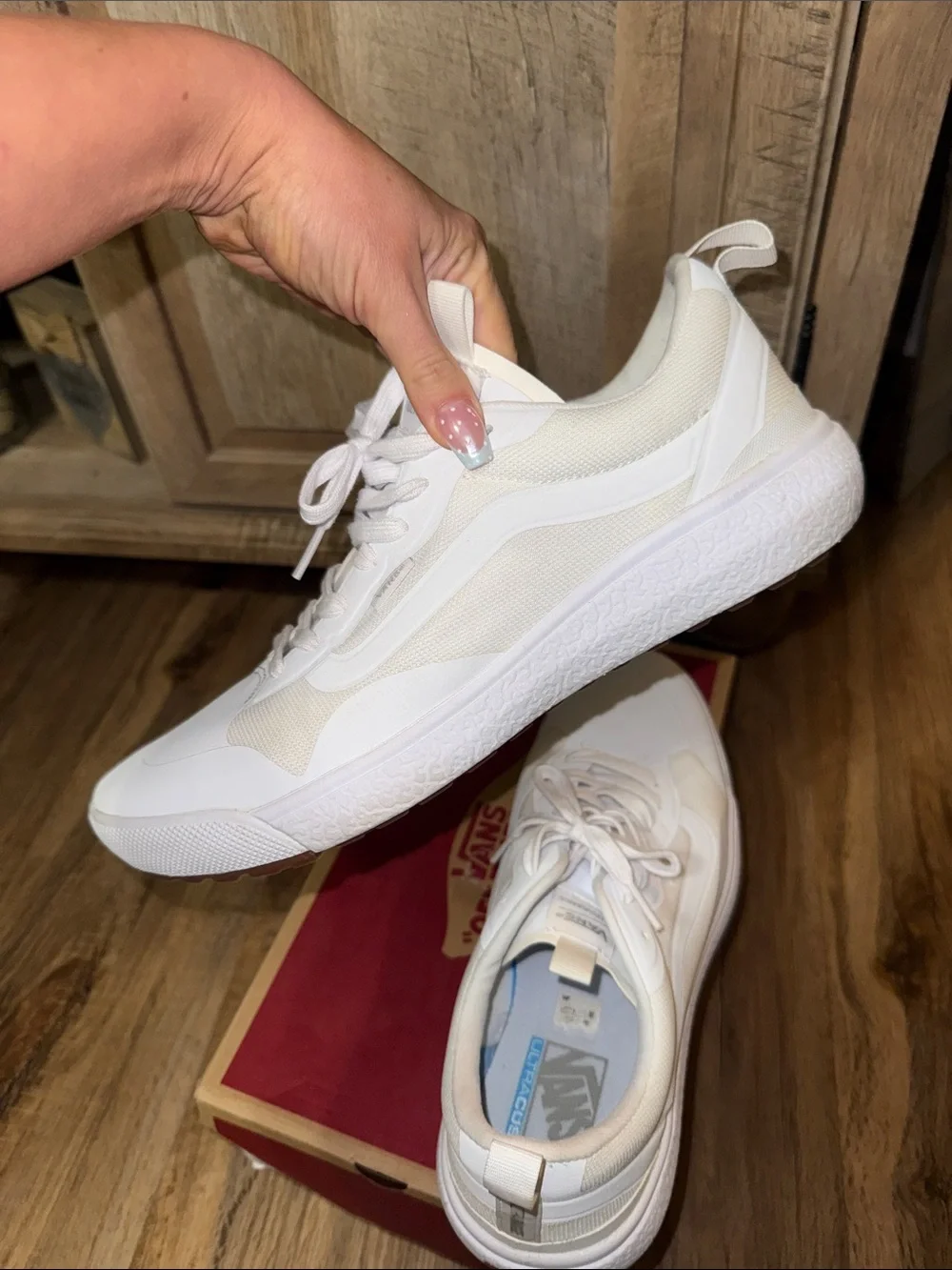 Vans UltraRange Men’s White Sneakers